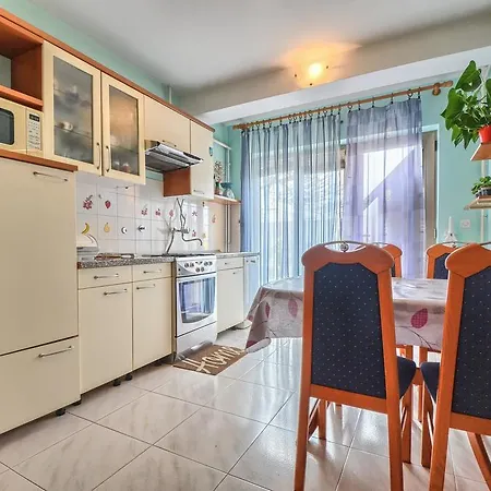 Culiat Apartman